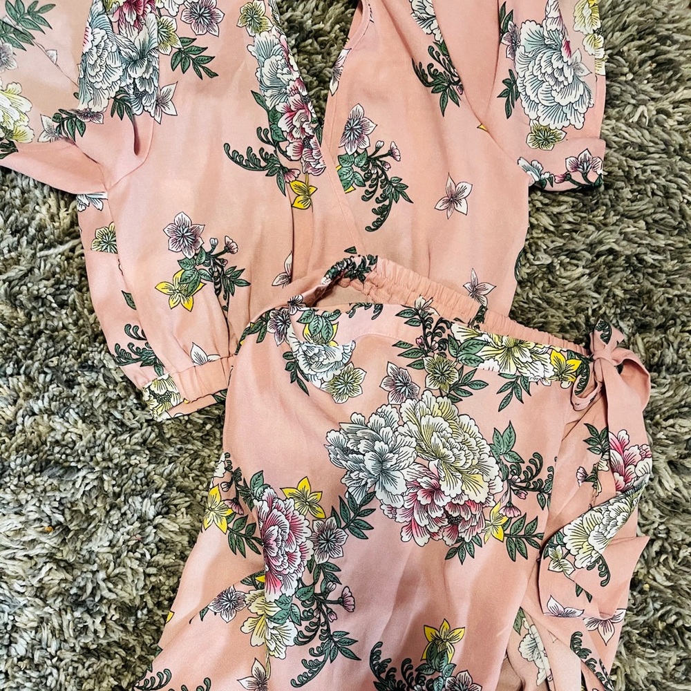 2 piece set ! Perfect for a spring day
